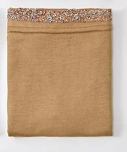 Bonnet adorned with rhinestones