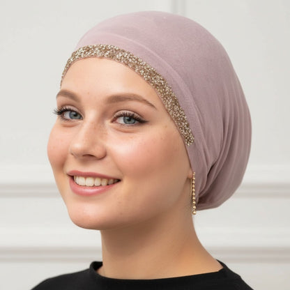 Bonnet adorned with rhinestones